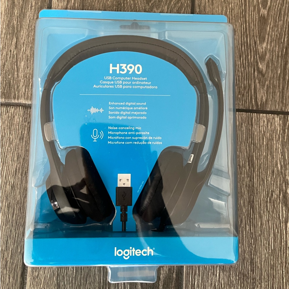 Noise canceling headset
